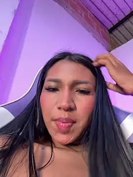 Barbiebrunette_ live cam on StripChat