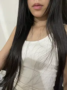 Desi_sara live cam on StripChat