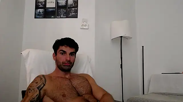 Verycutex live cam on StripChat