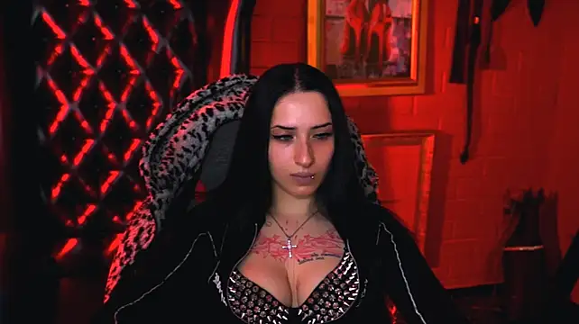 MonicaLowes live sex cam