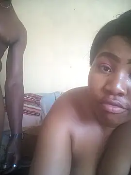 Chris_and_Ivory live cam on StripChat