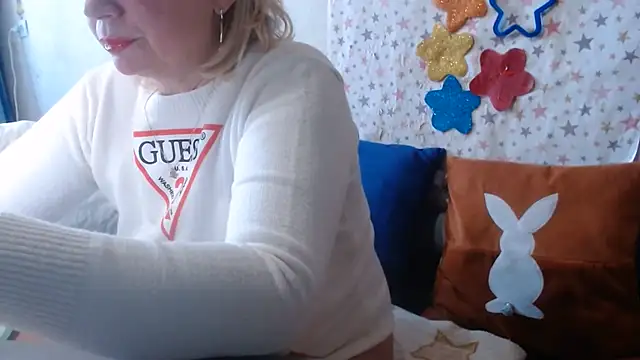 QueenLana live cam preview