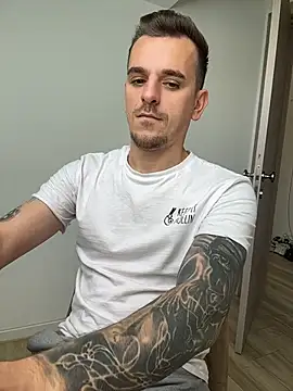 Huge_cock22cm live cam on StripChat