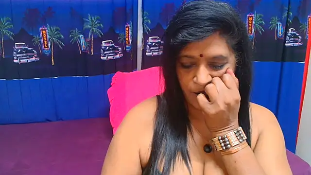 INDIANFUSION live cam on StripChat