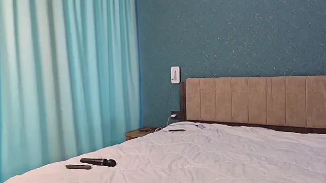 smart_eliz live cam preview