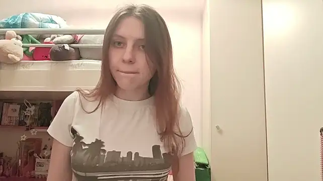 AlaynaVisaya live cam on StripChat