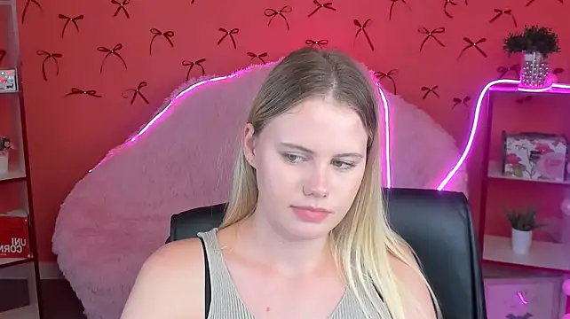 LanaWey live cam on StripChat