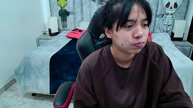 laureentt_ live cam on StripChat
