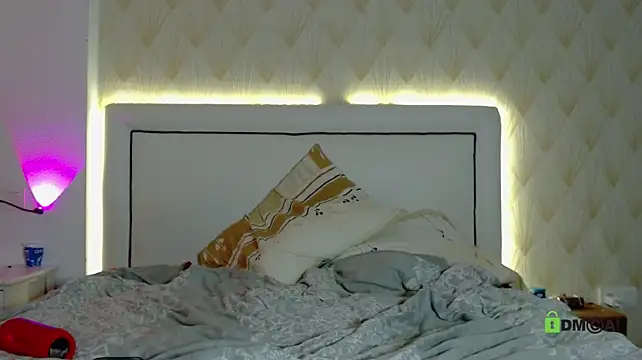 JessicaSteve live cam on StripChat