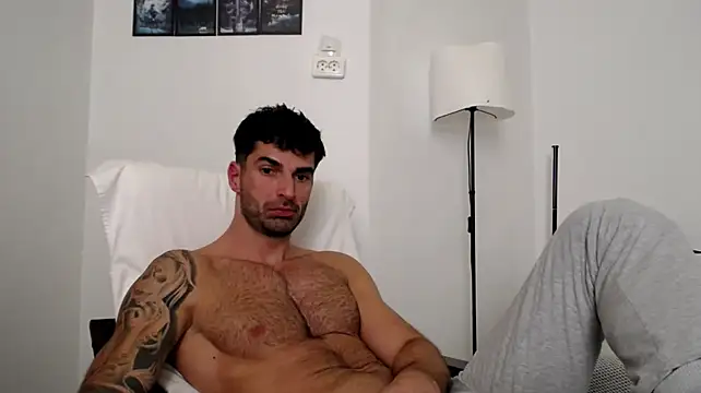 Verycutex live cam on StripChat