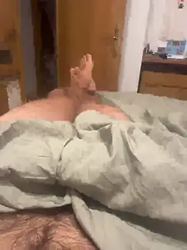 TeddyBearXX live cam on StripChat