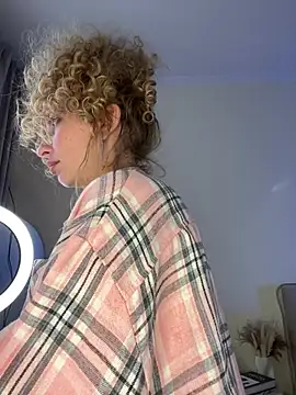 AlexaVee_