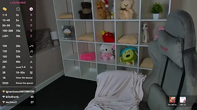 Angela_Cole