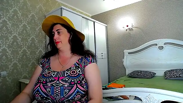 Evelyn_Shy