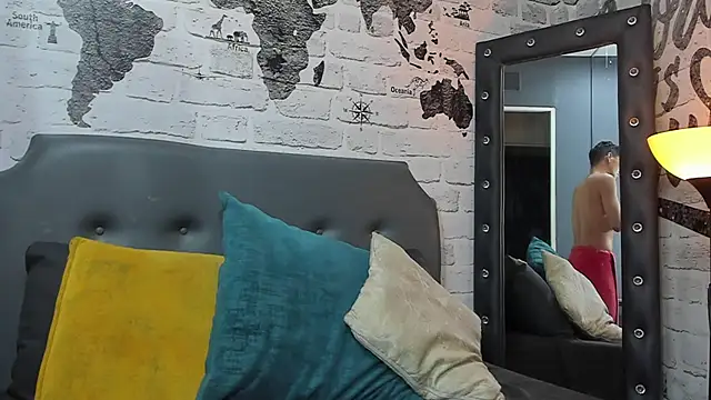 Valentiino69 live sex cam