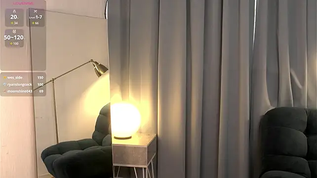 Naomi_Vibe_ live cam on StripChat