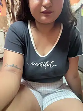 Curvy_Aavya