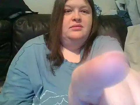 CurvyKirstiesX live cam preview