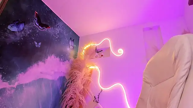 ViolettaHotLatin_ live cam preview