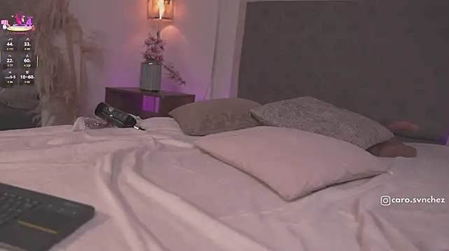 caro_sanchezz webcam