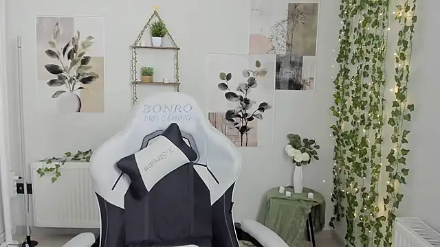 Regina_cute_ live cam preview