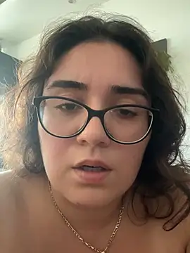 CurvyyMomy live cam preview