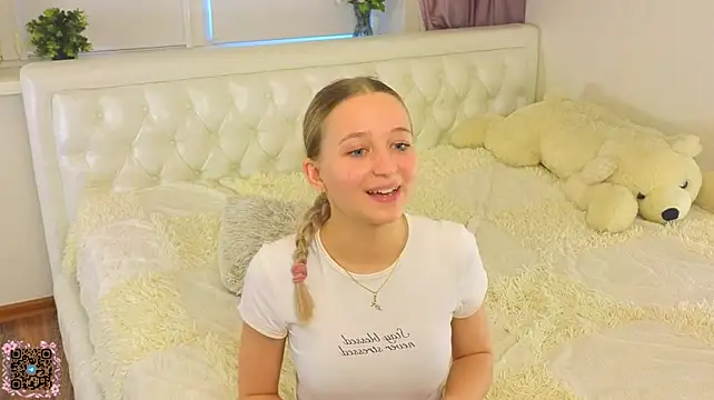GirlMathExpert live cam preview