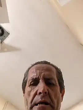 bobby69cock live cam preview