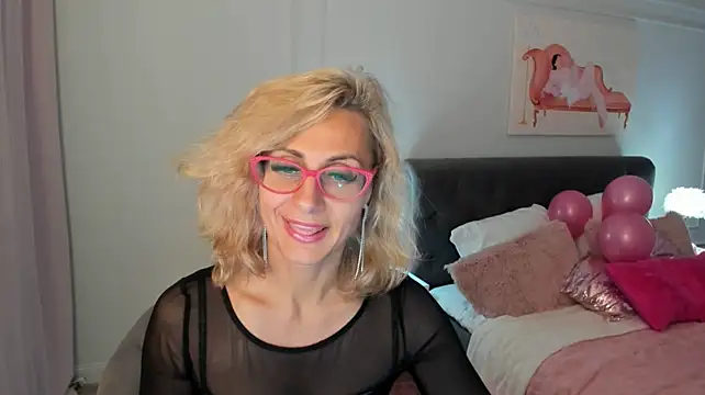 MuseOfStage live cam on StripChat