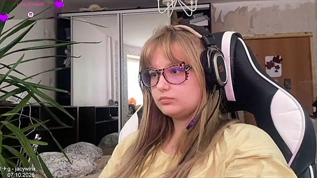 JacyWinslat live cam on StripChat