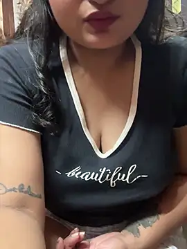 Curvy_Aavya