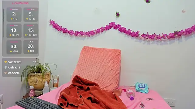 Diiamond18_ live cam on StripChat