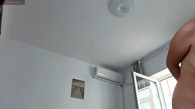 JullyFox live cam on StripChat