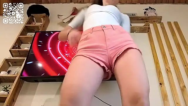 JacklynSwisshelm live cam on StripChat