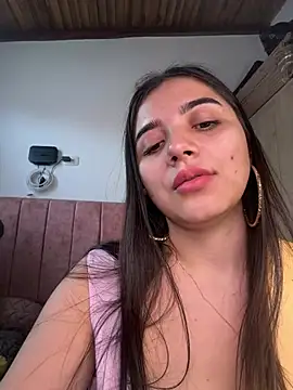 Estrella22 live cam on StripChat