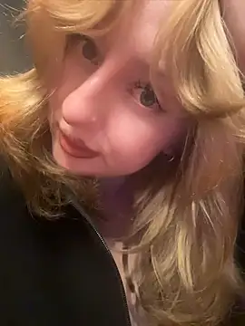RonnieKiss webcam