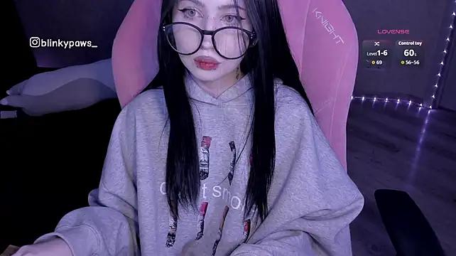 blinkypaws live cam on StripChat