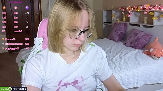 Tea_bynny live cam on StripChat