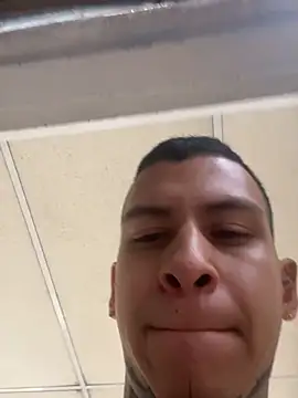 Andrew_san live cam on StripChat