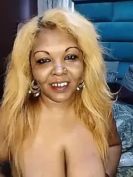 hemilynthomas2467 live cam on StripChat