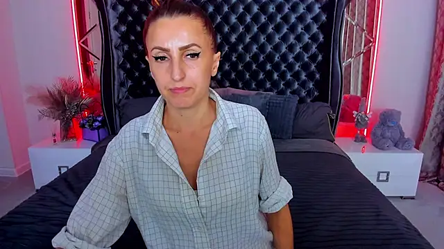 Rebecca_Diamond live cam on StripChat