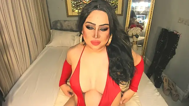 RavennaMiller live cam on StripChat