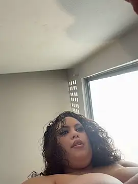 Blair_Curvy