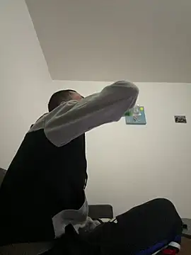 Lebarbu69020 live sex cam