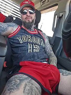beardedtattood (Ask my age) - 😈get daddys cock hard 😈