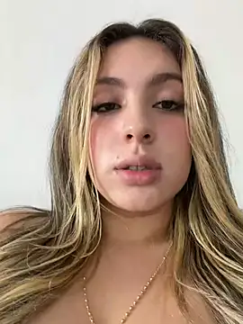 Cloee_Rainbow1 live sex cam