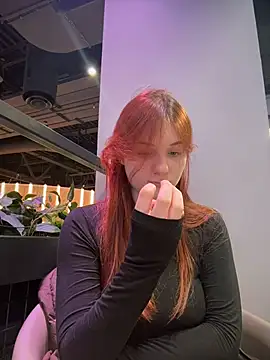SaintMaya live cam preview