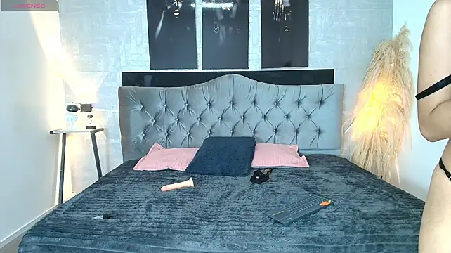 naughty___lovers_ live cam preview