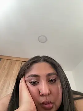 Selenee23 live cam on StripChat