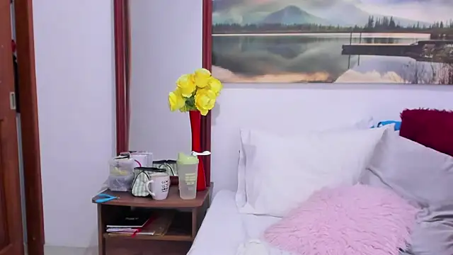 Aurora_Real live cam on StripChat